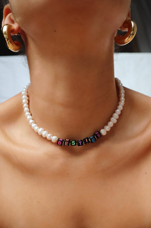 Colorful besties necklace with luminous pearls and bold letter beads