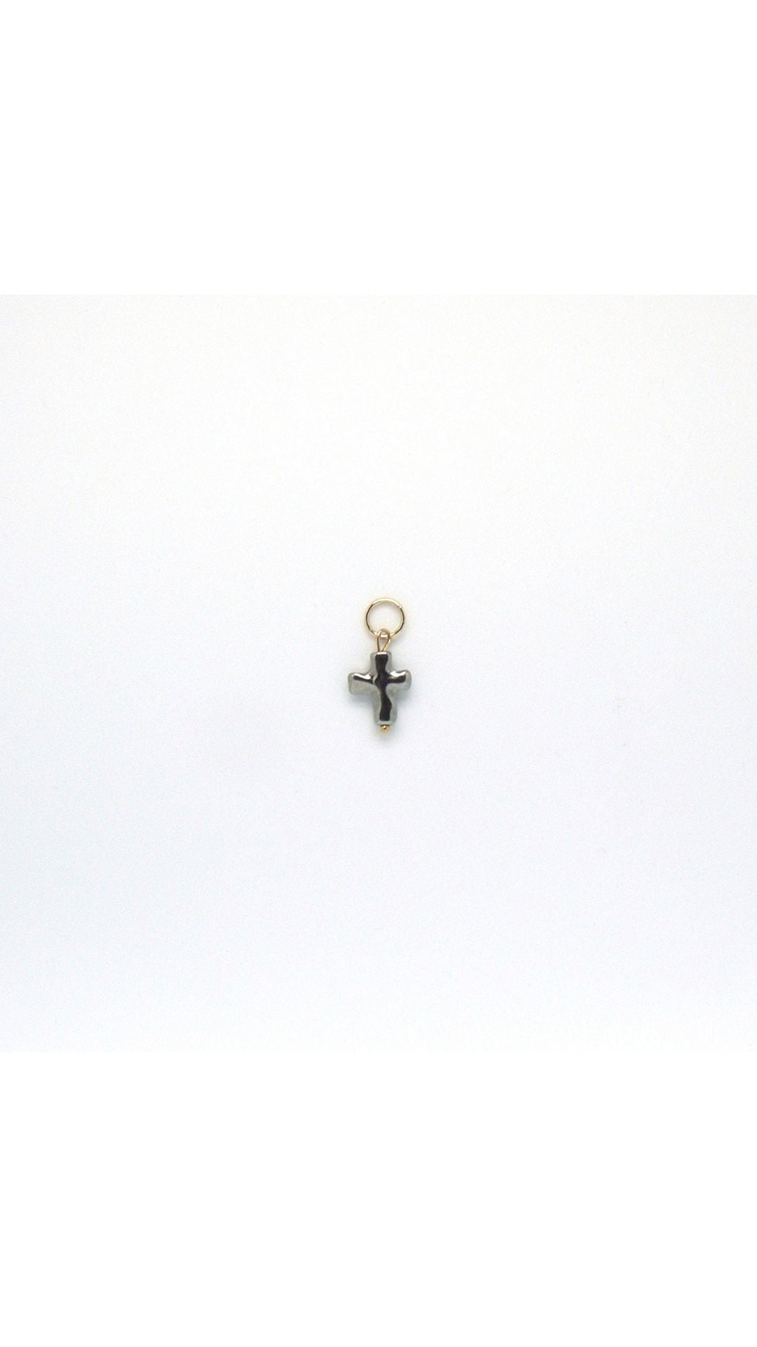 silver-metal-cross-pendant-charm
