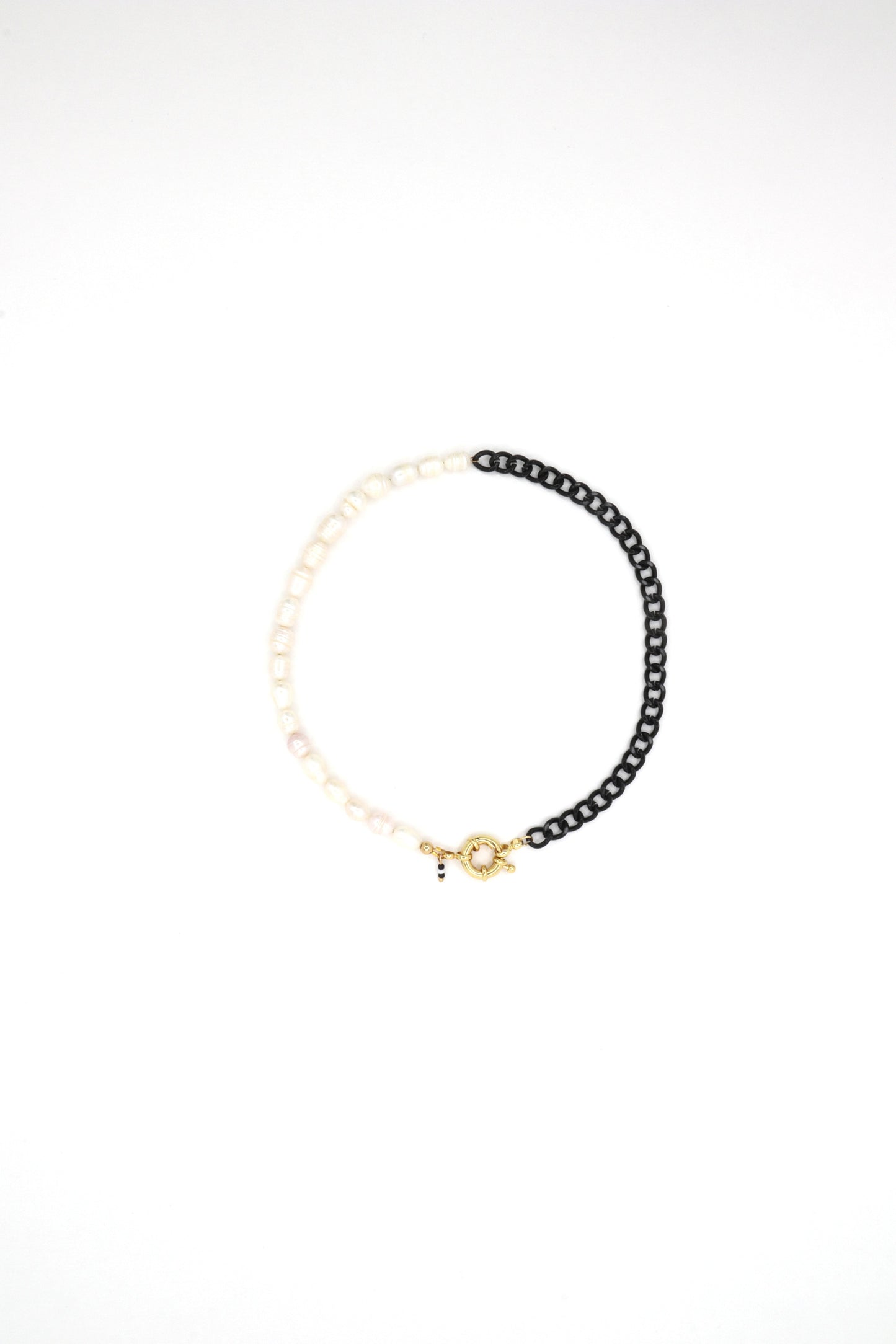 black-chain-freshwater-pearls-necklace