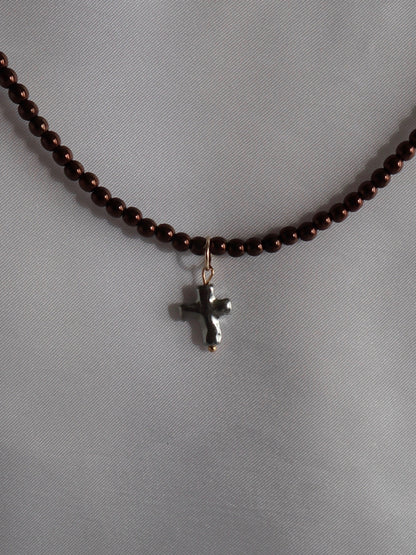 silver-metal-skull-pendant-charm-on-brown-glass-beads-necklace