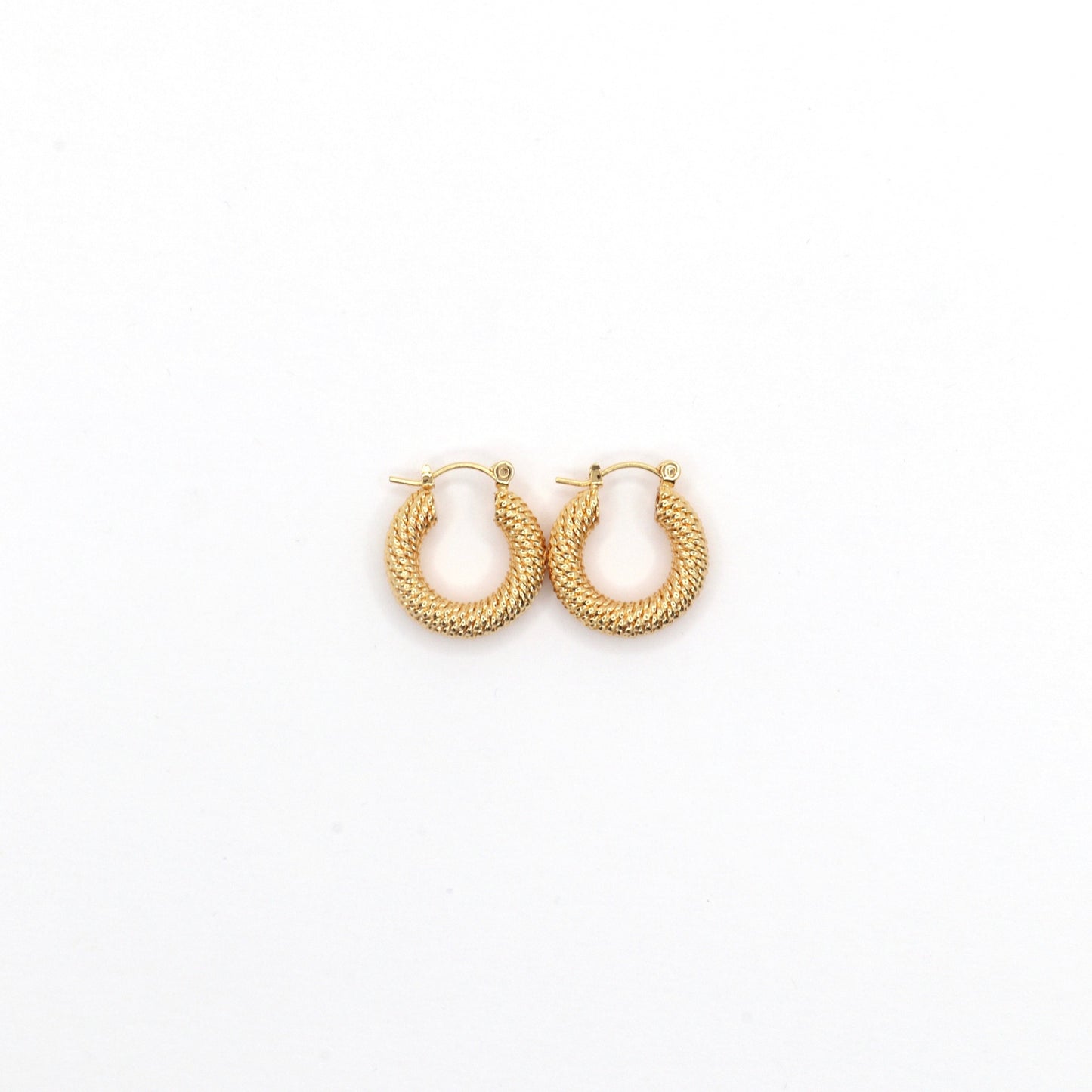 camila-twisted-hoop-earrings-18-k-gold-plated-by-nayda-de-jesus