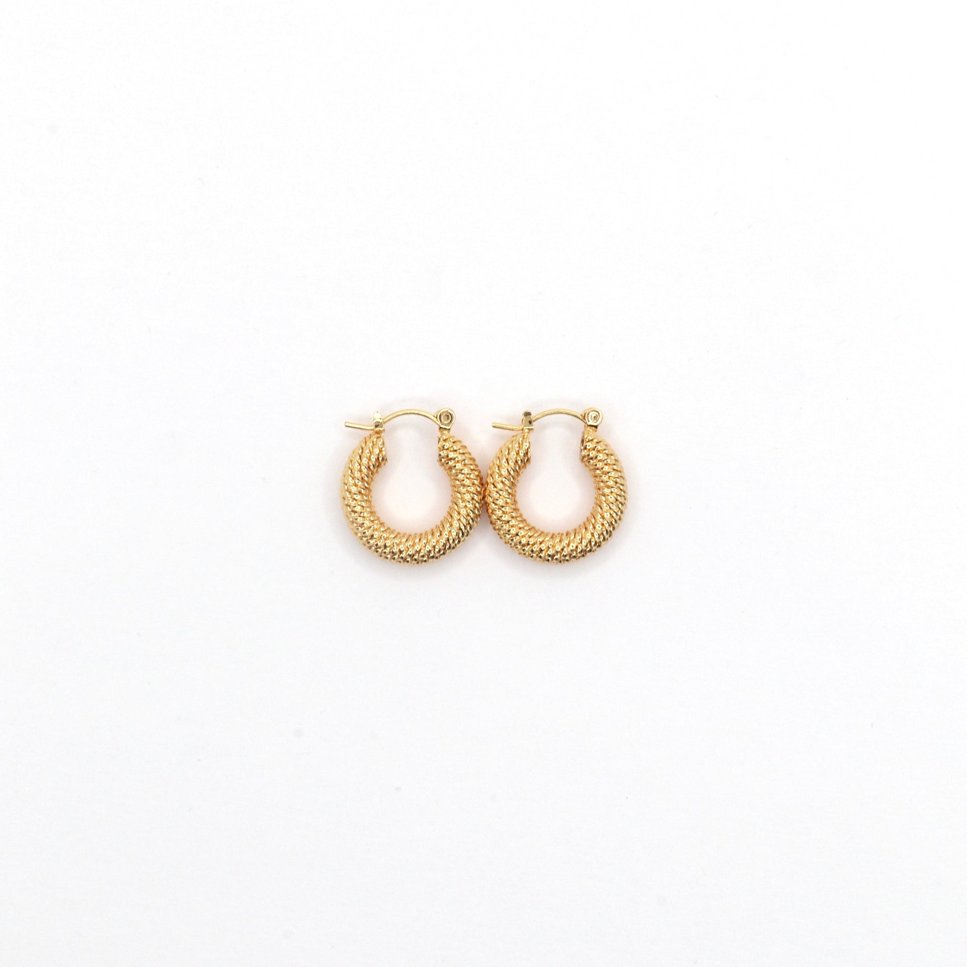 camila-twisted-hoop-earrings-18-k-gold-plated-by-nayda-de-jesus