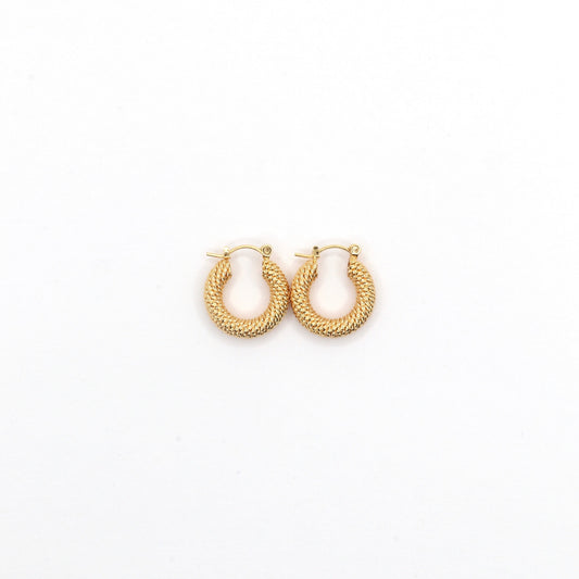 camila-twisted-hoop-earrings-18-k-gold-plated-by-nayda-de-jesus