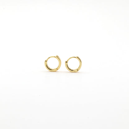 raquel-9-mm-18-k-gold-plated-huggies-hoops-earrings-by-nayda-de-jesus